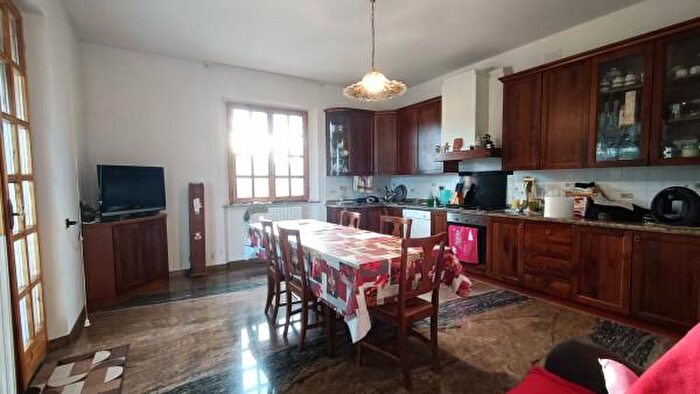 Casa con 6 locali in vendita in Petritoli