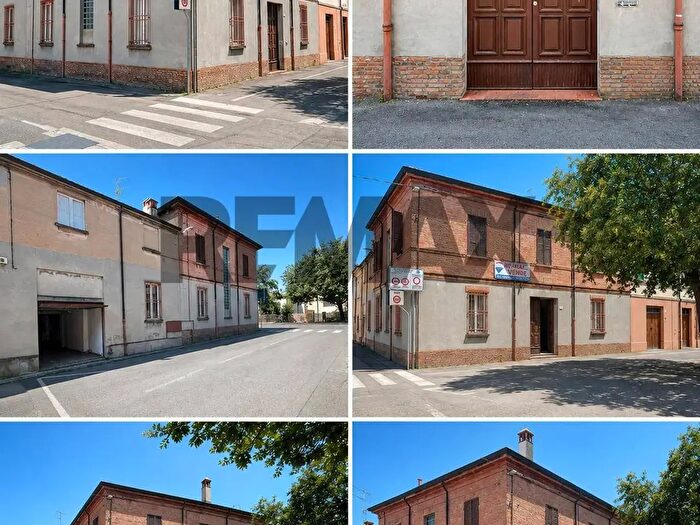 Casa con 14 locali in vendita in Lugo
