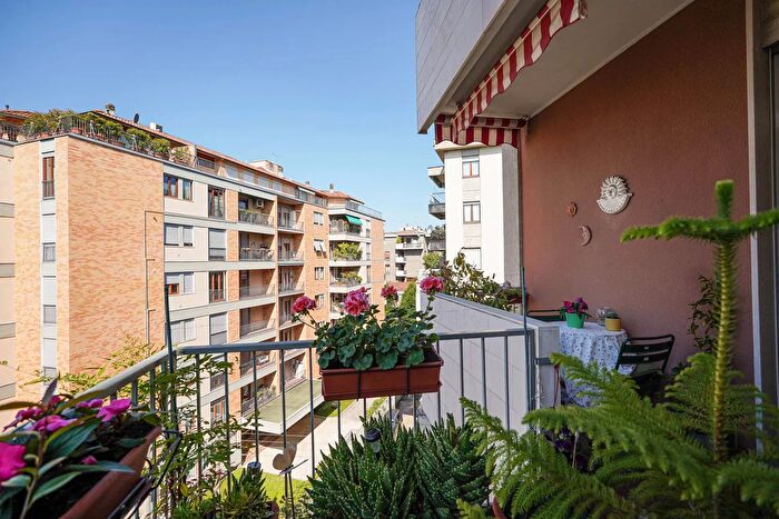 Appartamento trilocale in vendita in Via IV Novembre, Bergamo