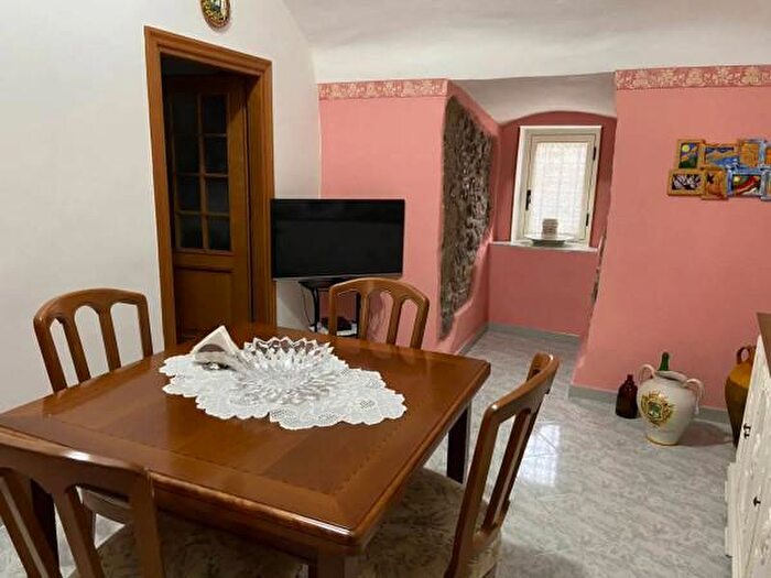 Casa con 6 locali in vendita in Via Barungi di Sotto, Frasso Telesino