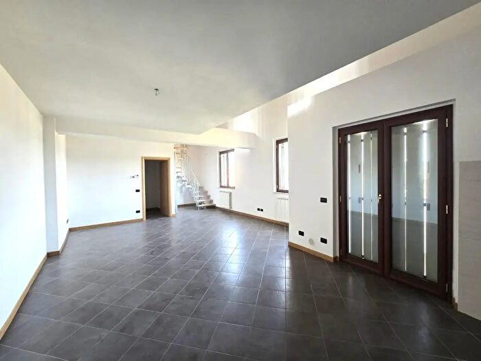 Appartamento con 5 locali in vendita in dei Mille, Colle Di Val DElsa