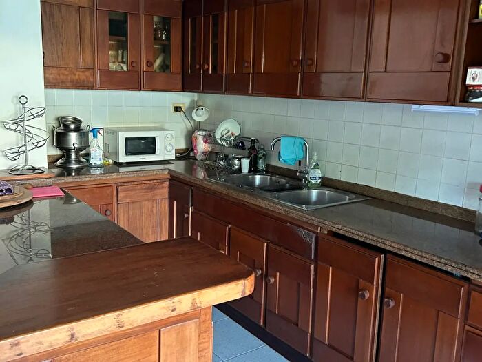 Casa con 7 locali in vendita in Via Caffaggiola, Luni