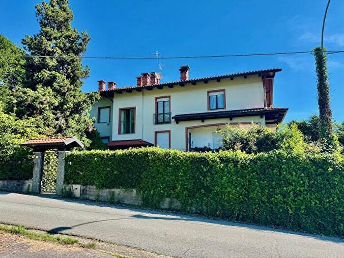 Appartamento con 6 locali in vendita in Via San Giuseppe, Biella