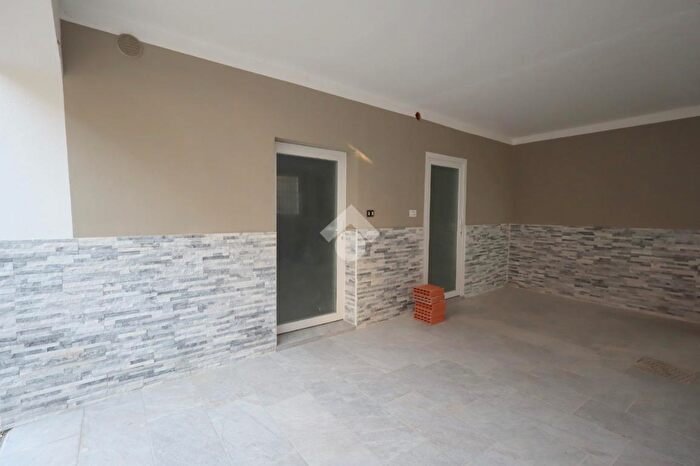 Casa quadrilocale in vendita in Via Ettore Bianchetti, San Zeno Naviglio