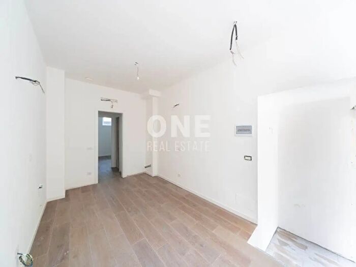 Appartamento trilocale in vendita in Via Creta, Milano
