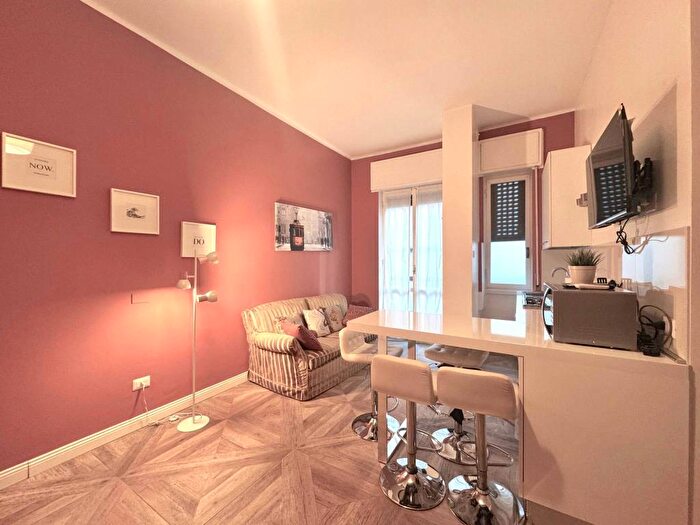 Appartamento bilocale in affitto in via VISCONTI DI MODRONE, Palestro, Milano