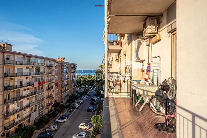 Appartamento trilocale in vendita in Largo Emilio Ravenna, Palermo