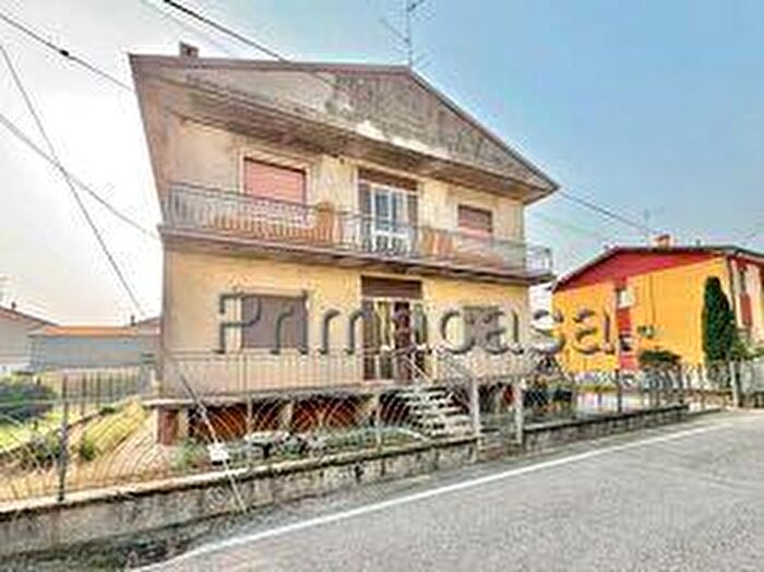 Casa con 8 locali in vendita in Via Giuseppe Garibaldi, Bovolone