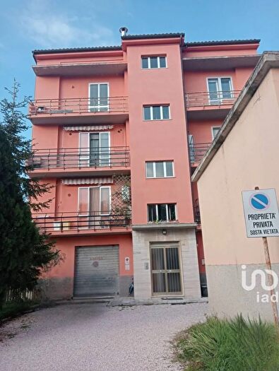 Appartamento con 5 locali in vendita in Viale Via Molino del Signore, Fabriano