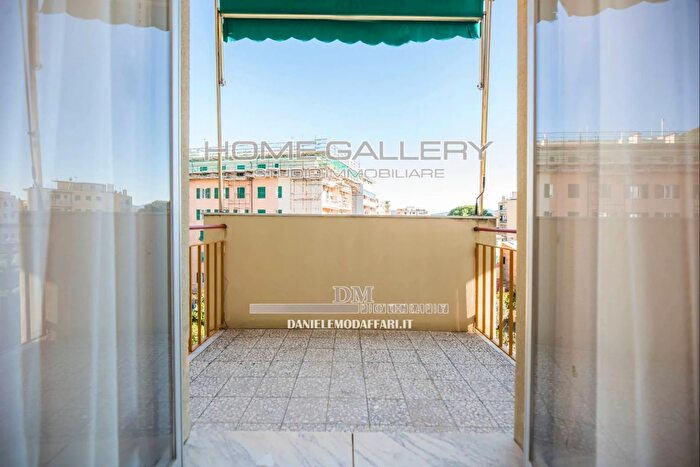 Appartamento quadrilocale in vendita in Via Lorenzo Ghiglini, Genova