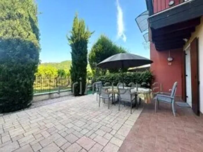 Casa quadrilocale in vendita in Via, Soave