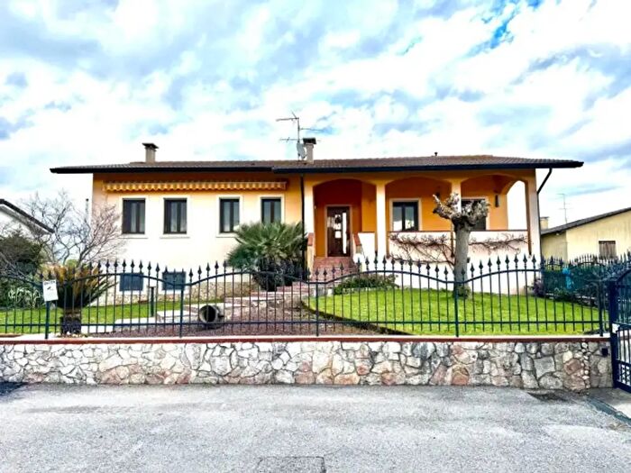 Casa trilocale in vendita in Lonigo