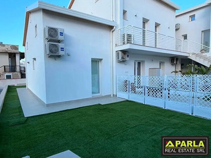 Casa quadrilocale in vendita in Calabernardo Resort, Noto