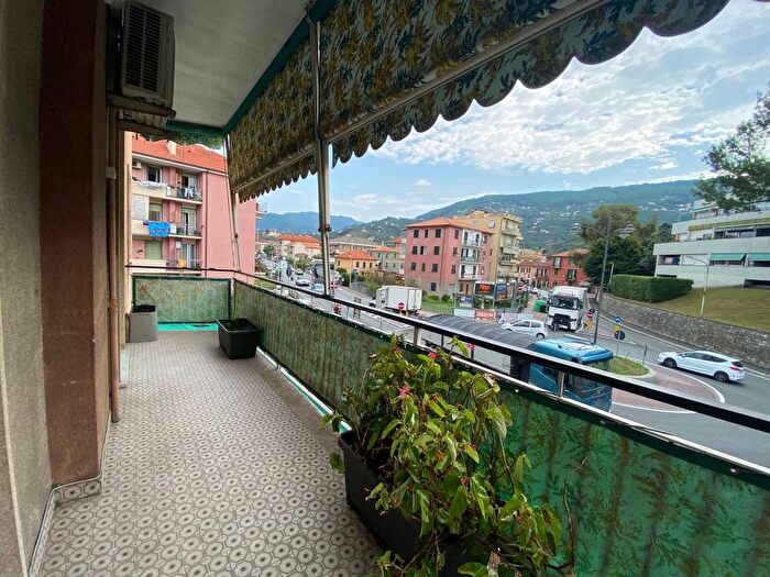 Appartamento bilocale in affitto in Corso Risorgimento, San Salvatore, Cogorno