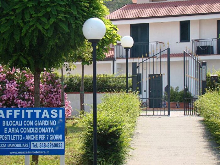 Casa bilocale in affitto in Viale Serenella, Scaro Reggio Scornavacca Vardano, Fiumefreddo Bruzio