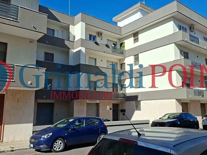 Appartamento con 7 locali in vendita in Via Cesare Braico, Trepuzzi