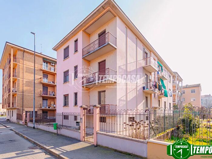 Appartamento trilocale in vendita in Via Ardengo Folperti, Pavia