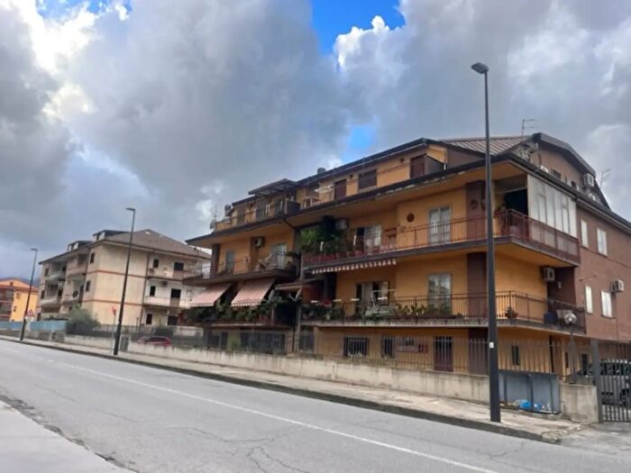 Appartamento trilocale in vendita in Viale della Concordia Snc, Mendicino