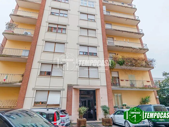 Appartamento quadrilocale in vendita in Viale Dante Alighieri, Piacenza