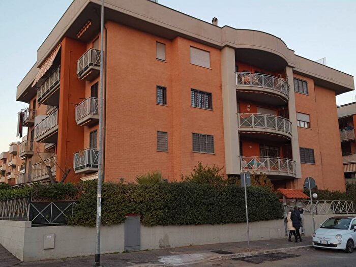 Appartamento trilocale in affitto in Viale Attilio Bertolucci, Settecamini, Roma