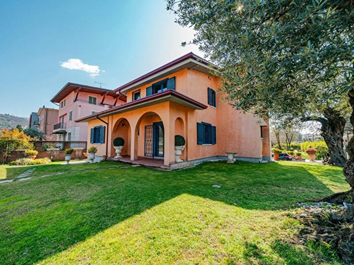 Casa con 7 locali in vendita in Via Giuseppe Zola, Brescia