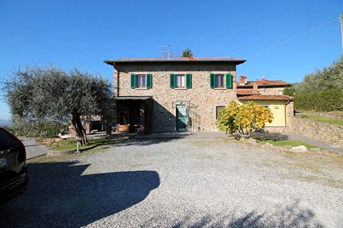 Casa con 8 locali in vendita in Ofori AngAndrea, Capannori