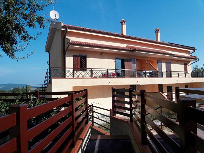 Casa quadrilocale in vendita in Via Monte Cervino, Sarteano