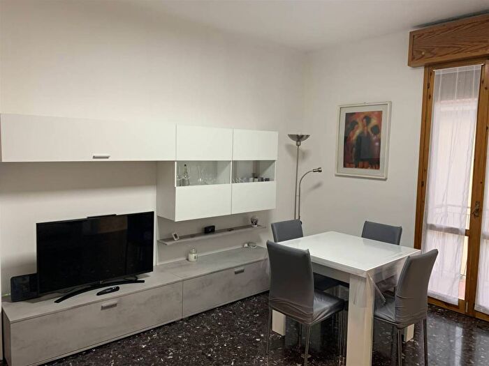 Appartamento quadrilocale in affitto in Sant'Agnese Università, Modena