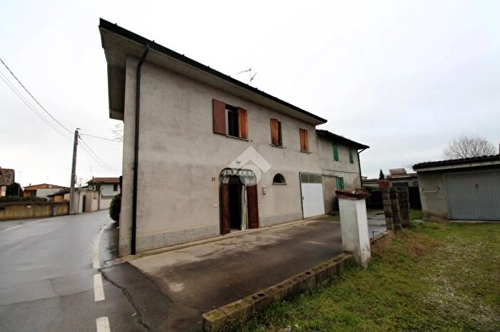 Casa trilocale in vendita in Via del Dosso, Genivolta