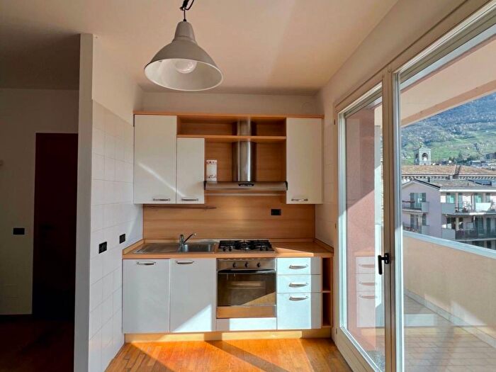 Appartamento bilocale in affitto in Via Trento, Centro, Sondrio