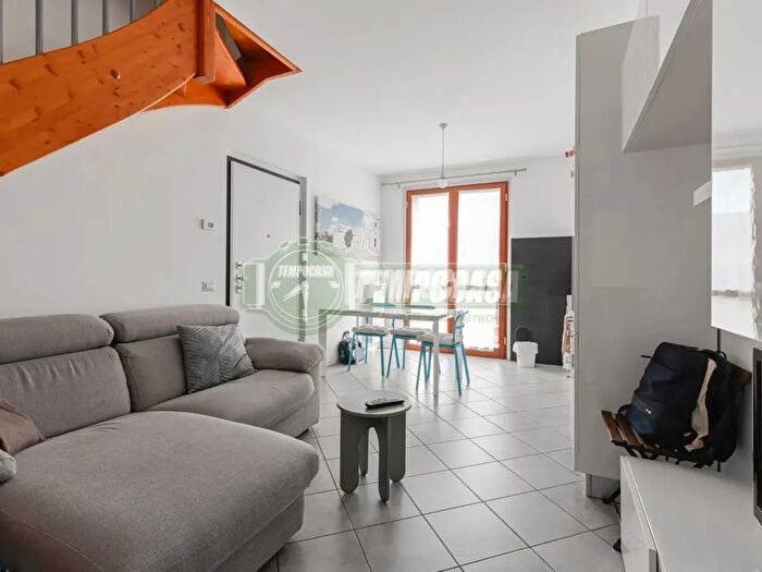 Appartamento trilocale in vendita in Via Paolo Borsellino, Comun Nuovo