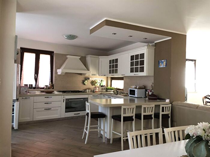 Casa con 6 locali in vendita in San Cipriano Picentino