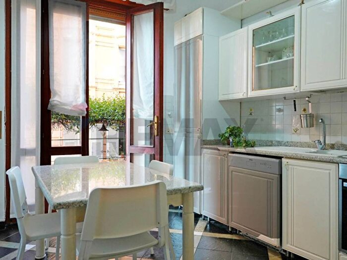 Appartamento con 6 locali in affitto in Via Cesare Cabella, Castelletto, Genova