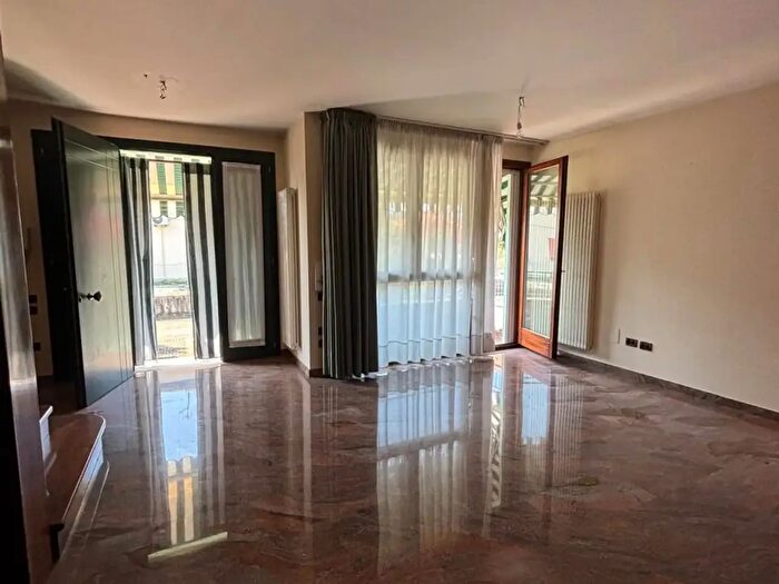Casa con 5 locali in vendita in Lendinara