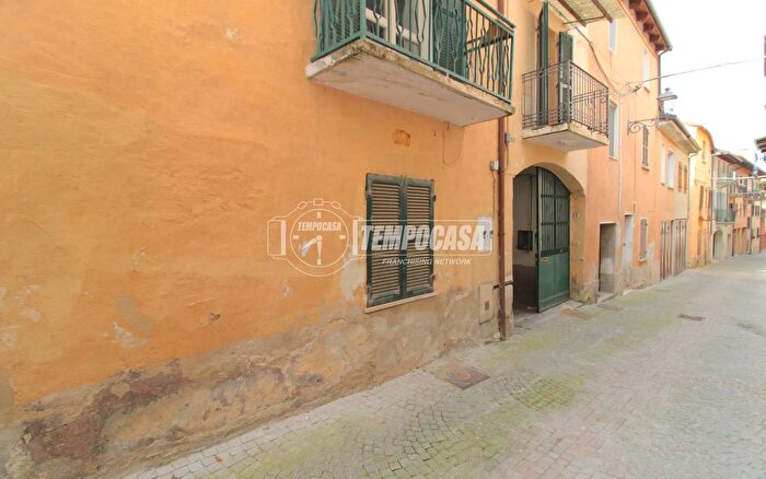 Appartamento con 12 locali in vendita in Via Principe Amedeo, Farigliano