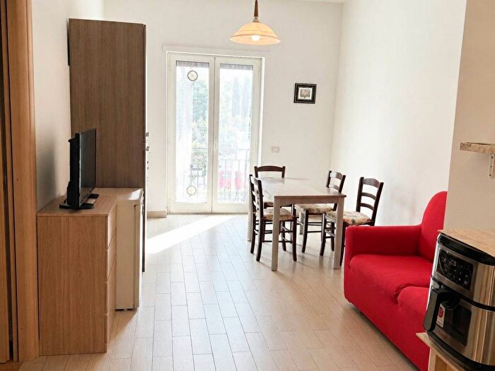Appartamento trilocale in affitto in Circonvallazione Gianicolense, Monteverde Nuovo, Roma