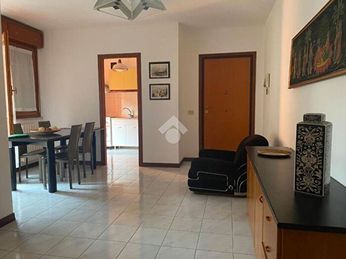Appartamento trilocale in affitto in Via Gennaro Cassiani, Colli Aniene, Roma
