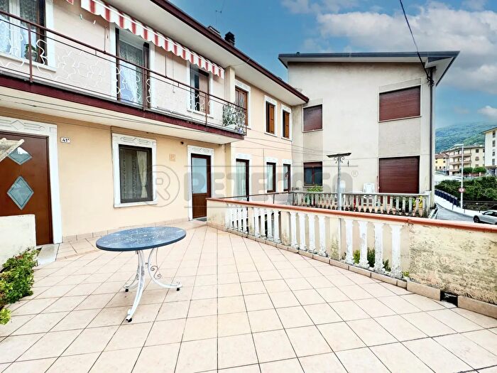 Casa con 6 locali in vendita in Valdagno