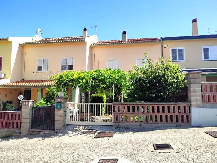 Casa quadrilocale in vendita in Valdina