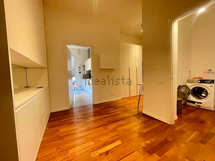 Appartamento trilocale in affitto in Montenero SNC, Porta Romana Medaglie d'Oro, Milano