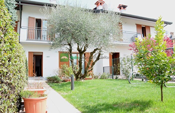 Casa con 5 locali in affitto in Via Passaggio Riolo, Centro, Mozzo