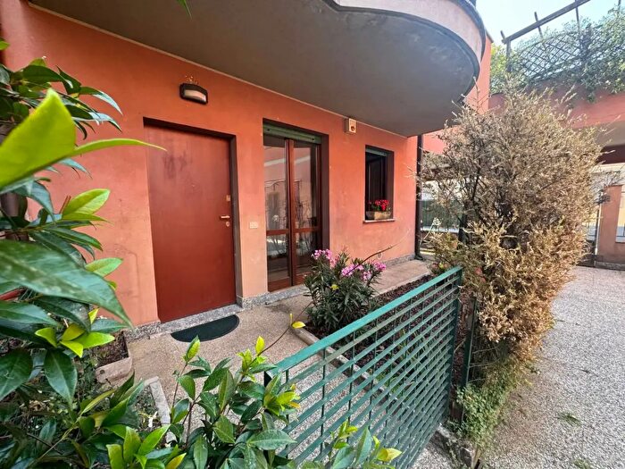 Appartamento bilocale in affitto in Via Monte Cervino, Arcore