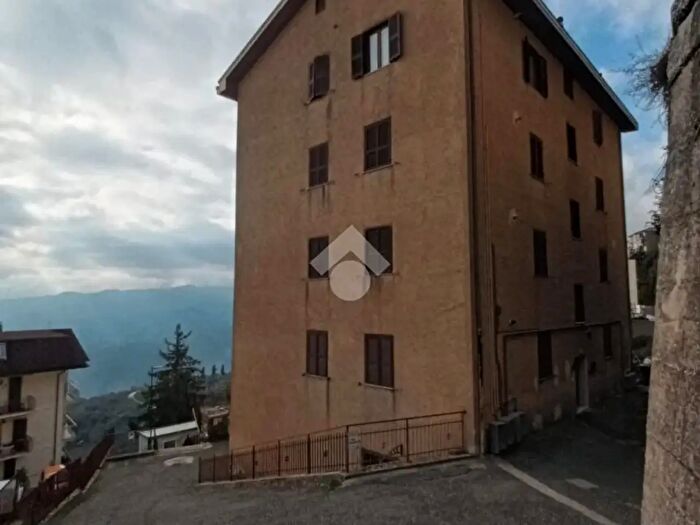 Appartamento trilocale in vendita in Via Aprile, Bellegra