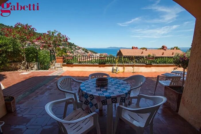 Appartamento quadrilocale in vendita in Via della Grotta Snc, Monte Argentario