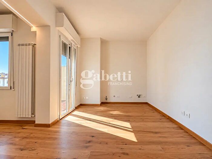 Appartamento bilocale in vendita in Via della Villa Demidof, Firenze