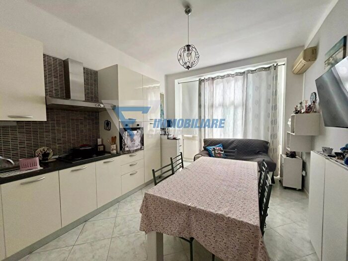 Appartamento trilocale in vendita in Siracusa