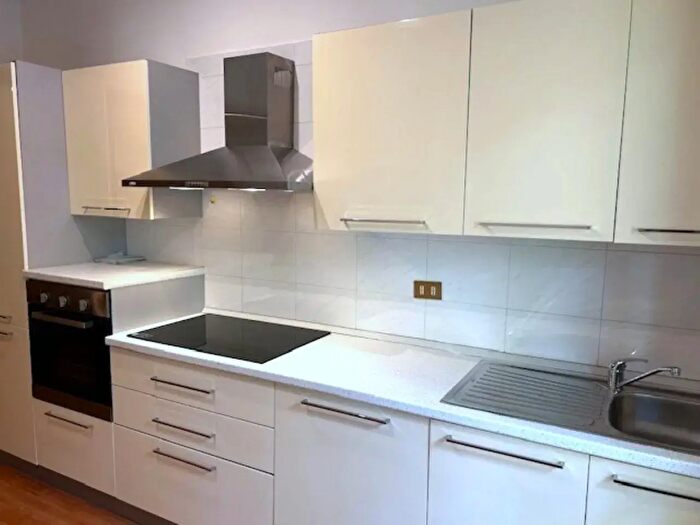 Appartamento quadrilocale in affitto in Via Palermo, Padova