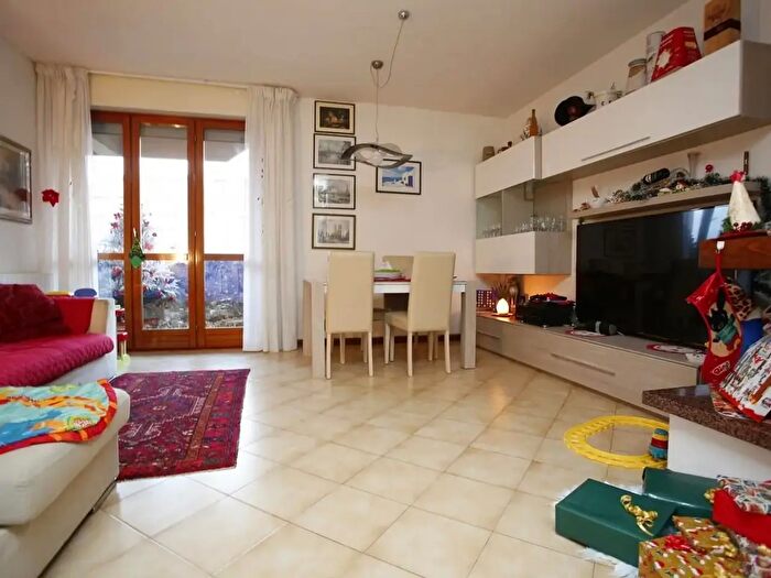 Appartamento con 5 locali in vendita in Onascola, Carrara