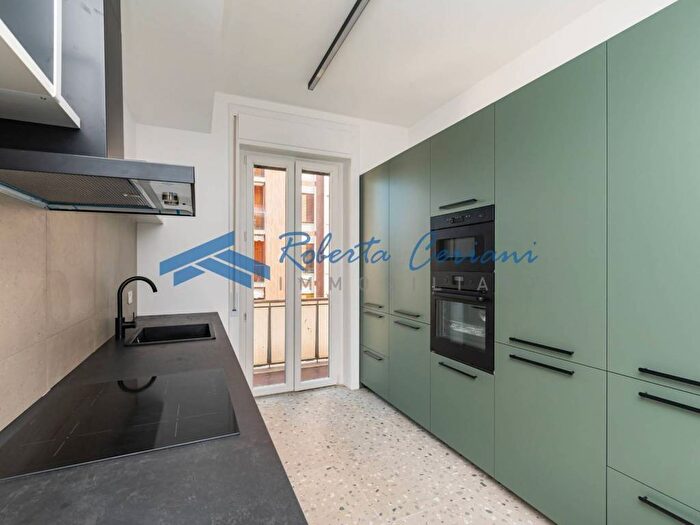 Appartamento trilocale in affitto in Via Giacomo Leopardi, Saronno