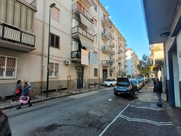 Appartamento bilocale in vendita in Via Alberto Marghieri, Napoli